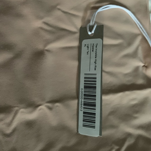 NWT Everlane invisible hi-rise hipster. Beige color. If interested, have 2 pair - Picture 4 of 4